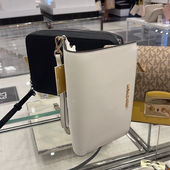 MICHAEL KORS LARGE DOUBLE ZIP WRISTLET WALLET PHONE CASE CLUTCH 
Optic White - Picture 9 of 16